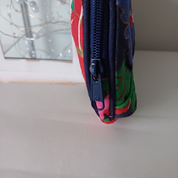 Vintage Guy Laroche Paris Montrel Floral Makeup Pouch Bag Travel Organiser - Picture 9 of 9